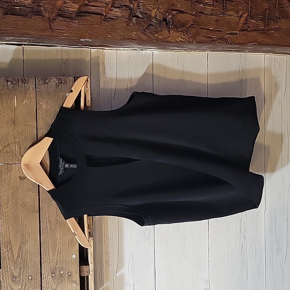 Rag & Bone layered keyhole sleeves top. Size xs.